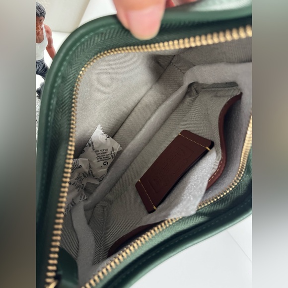 Coach Curve Zip Shoulder Bag in Brass/Hunter Green Glovetanned Leather NWT - Picture 6 of 12